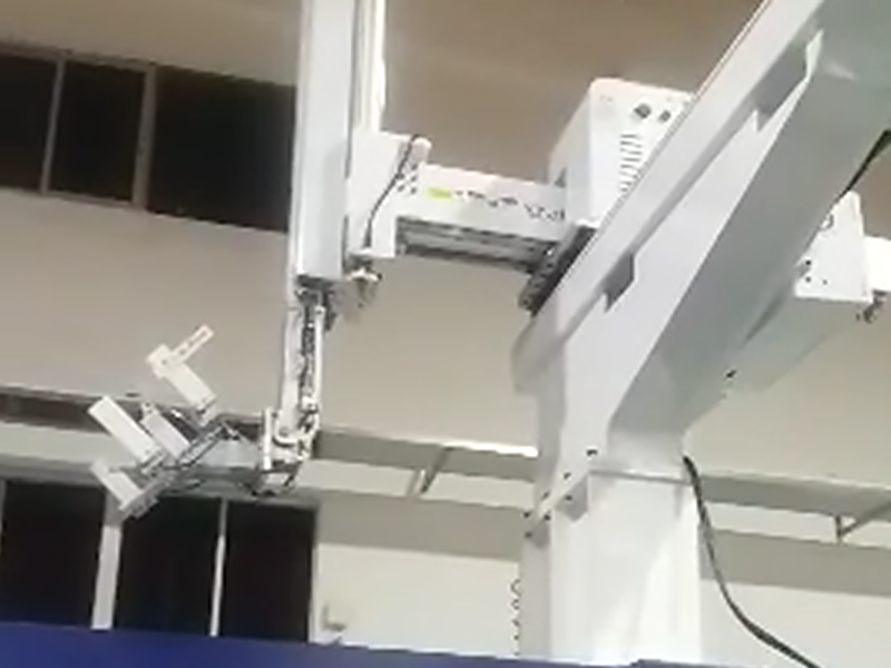 2200牛頭機械手摩托車座椅取出方案